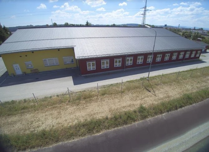 Halle3